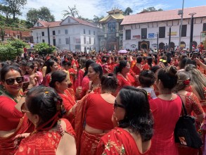 शिव मन्दिरहरुमा महिला दर्शनार्थीहरुको भीड